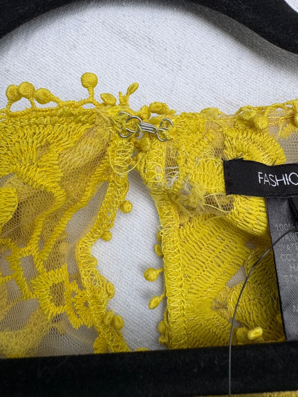 WFashion Nova Yellow Lace Off-Shoulder Crop Top Sz XS - Picture 6 of 15